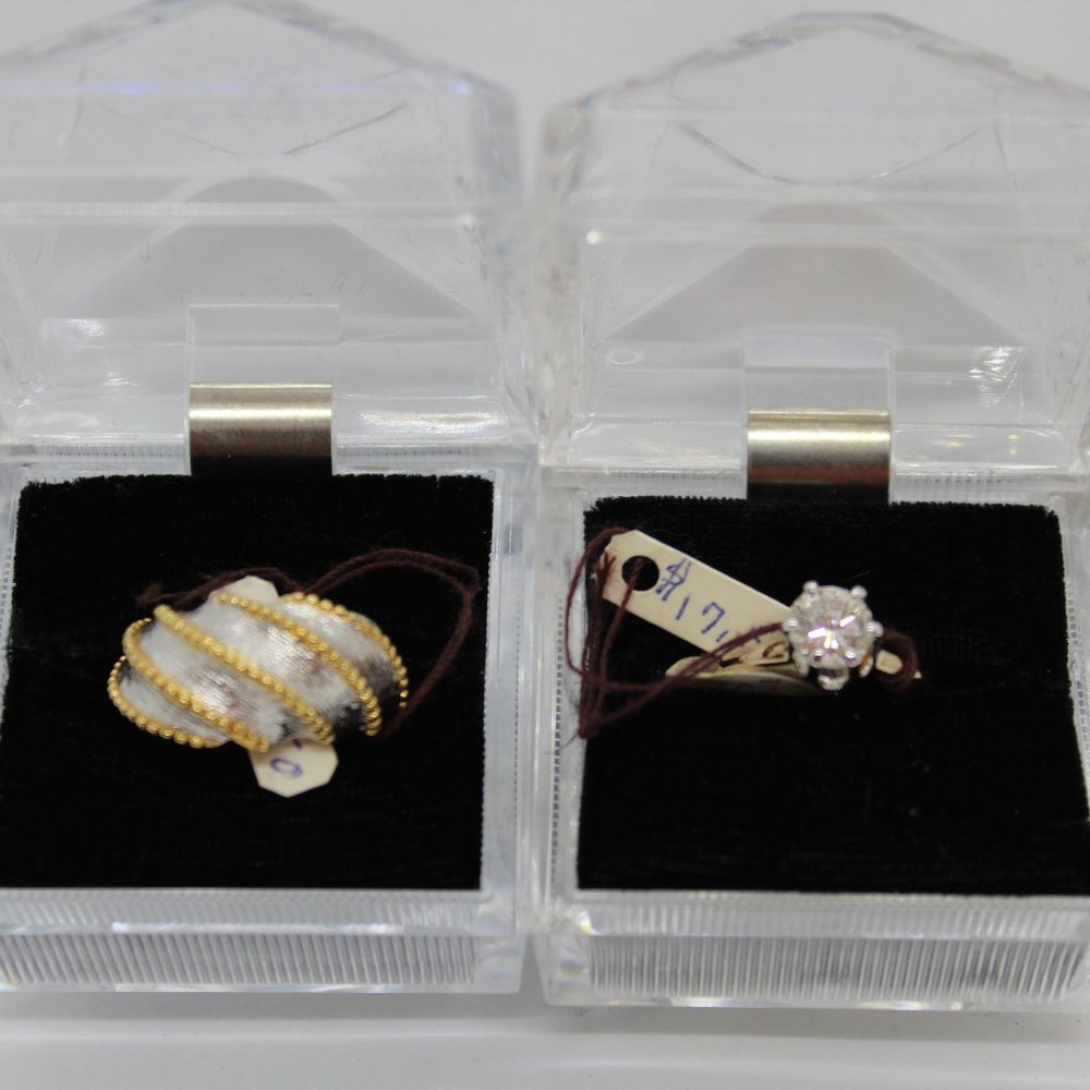 Size 5 New / Old stock costume jewelry rings